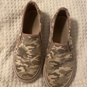 Camo Thereabouts shoes